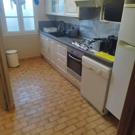 F2 Bien Equipe Et Proche De La Gare Et De Paris Par Train Apartment